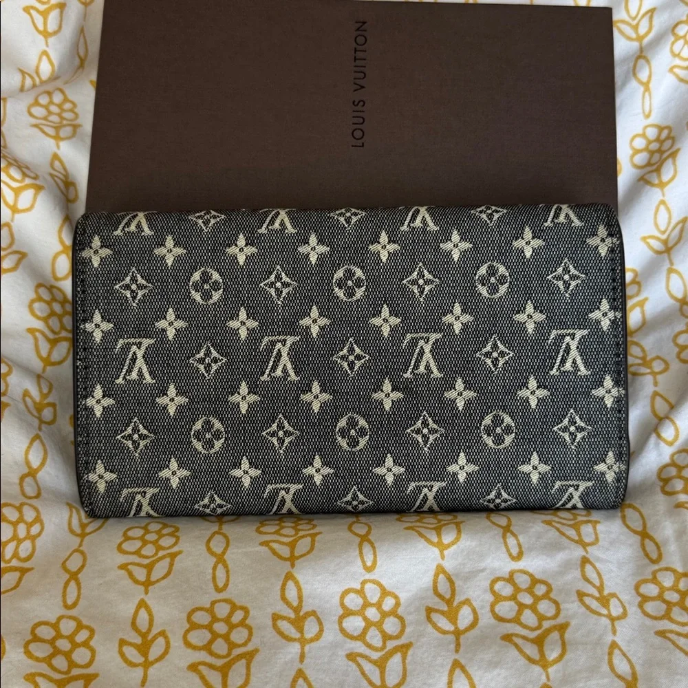Louis Vuitton Mini Lin Porte-Tresor International Wallet - Picture 2 of 6